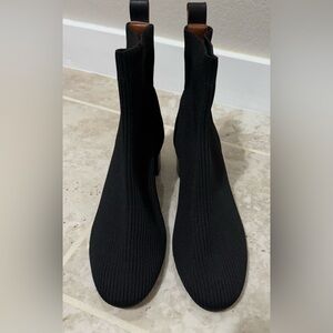 Kurt Geiger Women’s Elmer Bootie Ribbed Ankle Boots In Black Color (Size 38.5).